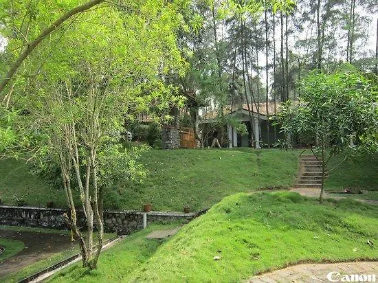 Aadithyaa Resorts West Kallada 4*,
